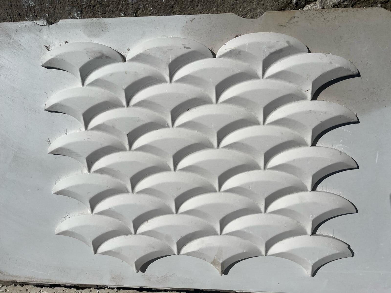 Relieve artesanal fabricado bajo diseño para rehabilitación tipo escamas