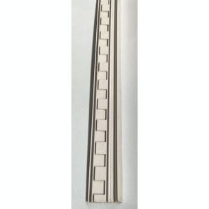 Moldura tipo friso dórico de escayola con relieve romano denticulado