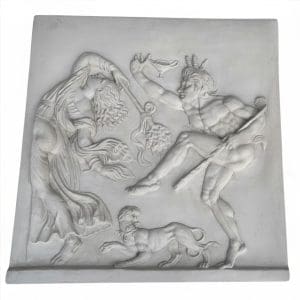 Relieve mitológico grecorromano de escayola con escena de combate