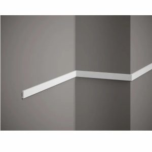Moldura pared lisa fina MD012 instalada en panelado decorativo