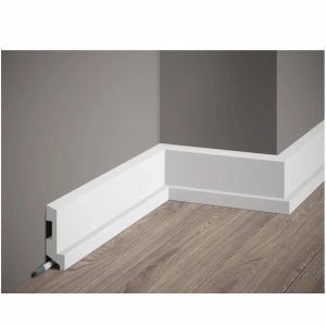 Rodapié moderno MD024 en salón con acabado limpio