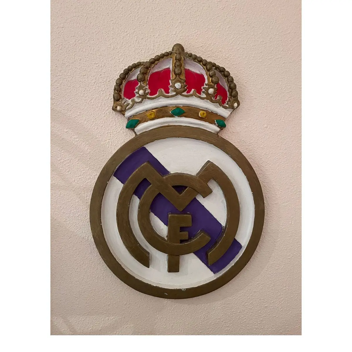 Escudo Real Madrid de escayola Pintado