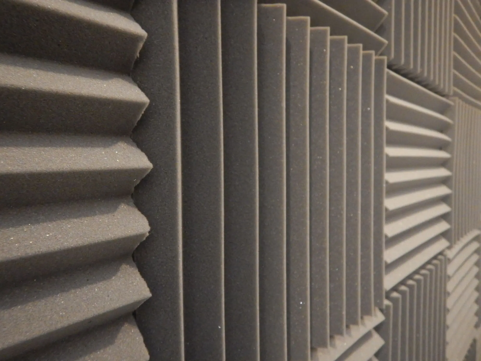 acoustic-foam-studio Aislamiento acústico en pared