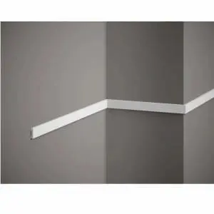 Moldura pared lisa fina MD012 instalada en panelado decorativo