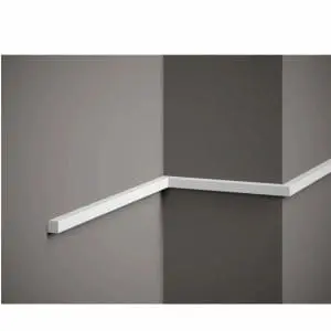 Moldura pared tipo taco fino MD010 instalada en panelado