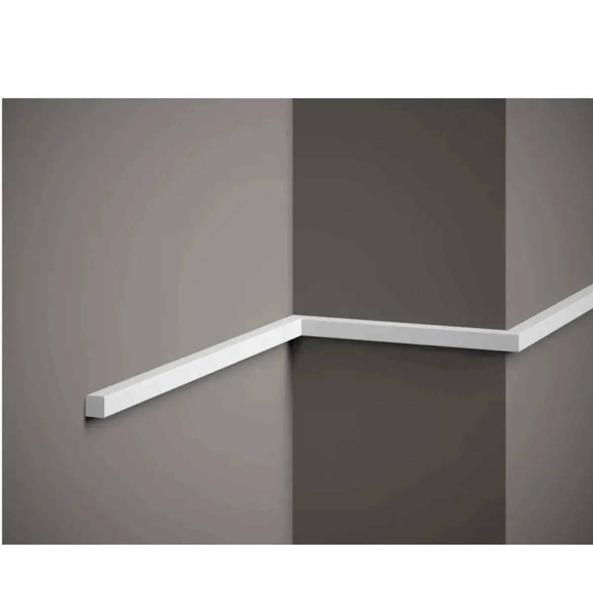 Moldura pared tipo taco fino MD010 instalada en panelado