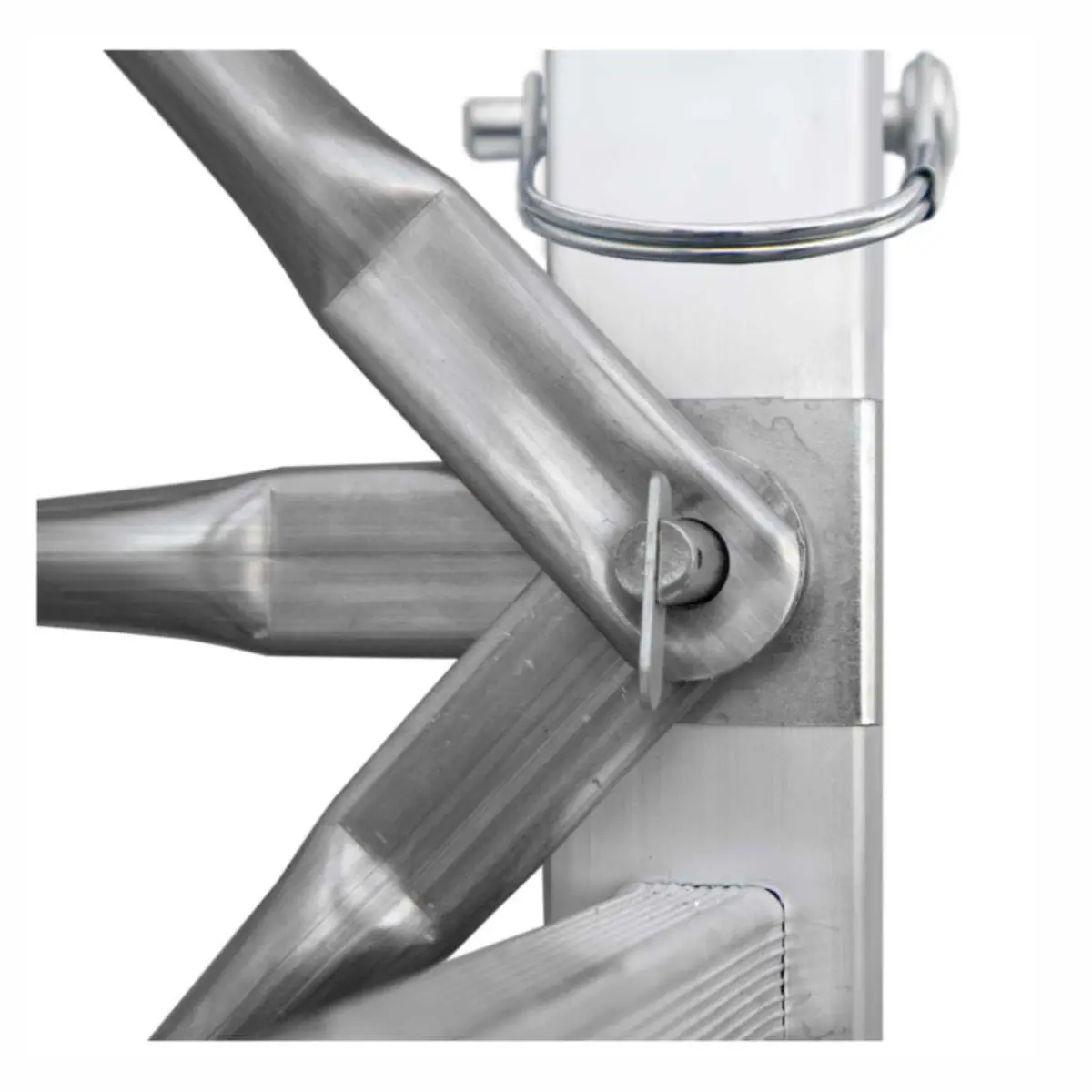 Detalle de uniones y sistema de ensamblaje del andamio modular Faraone Rapido 140 de aluminio