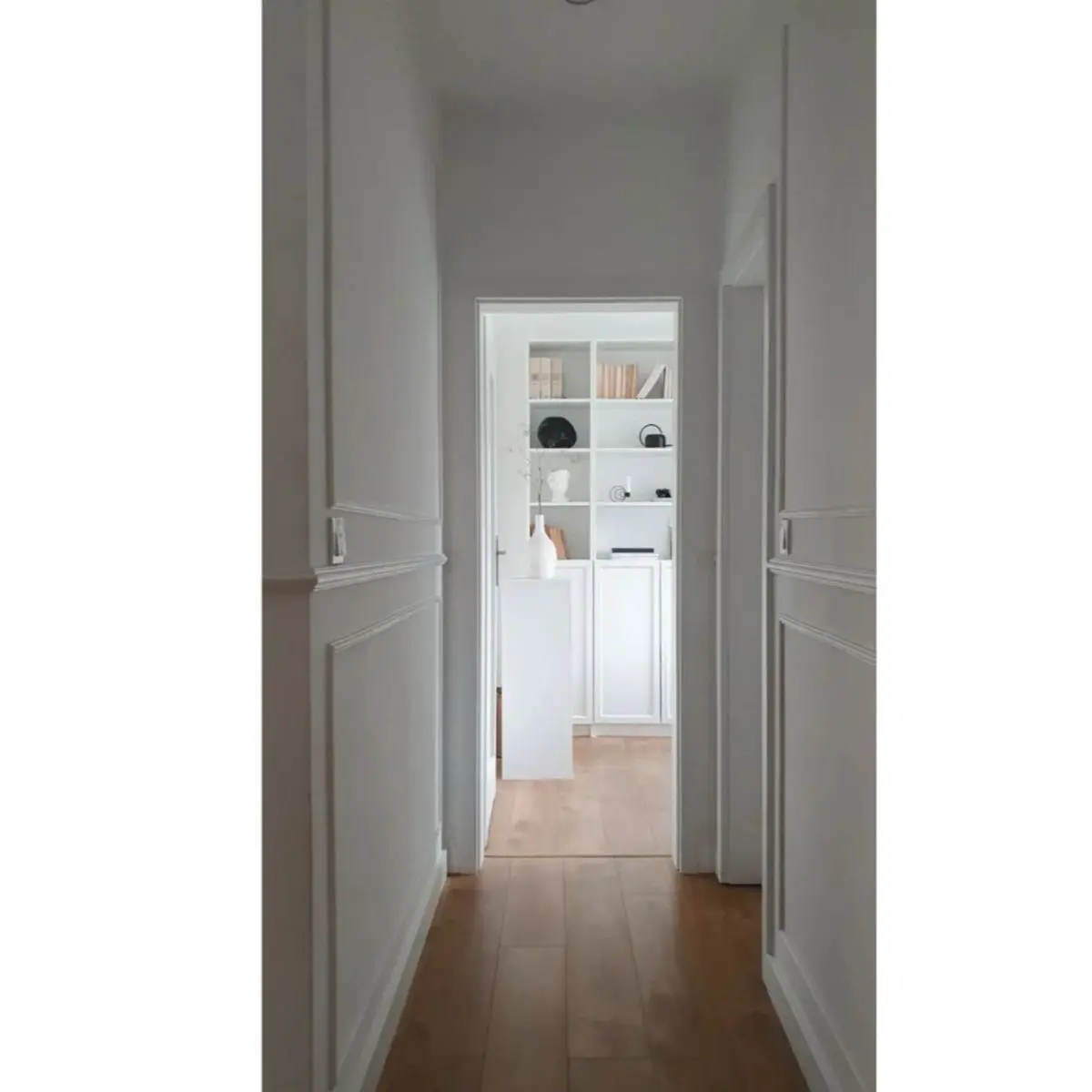 Moldura MD003 en pasillo
