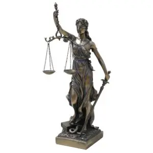 Figura de diosa griega de la justicia de resina