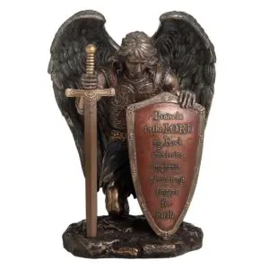 Soldado con alas figura decorativa de resina