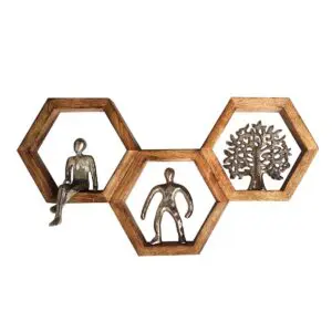 Adorno de pared con figuras y árbol en aluminio y madera