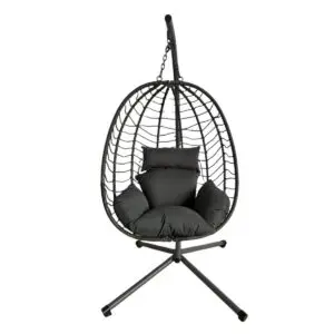 Silla colgante con cojines de fibra vegetal y metal