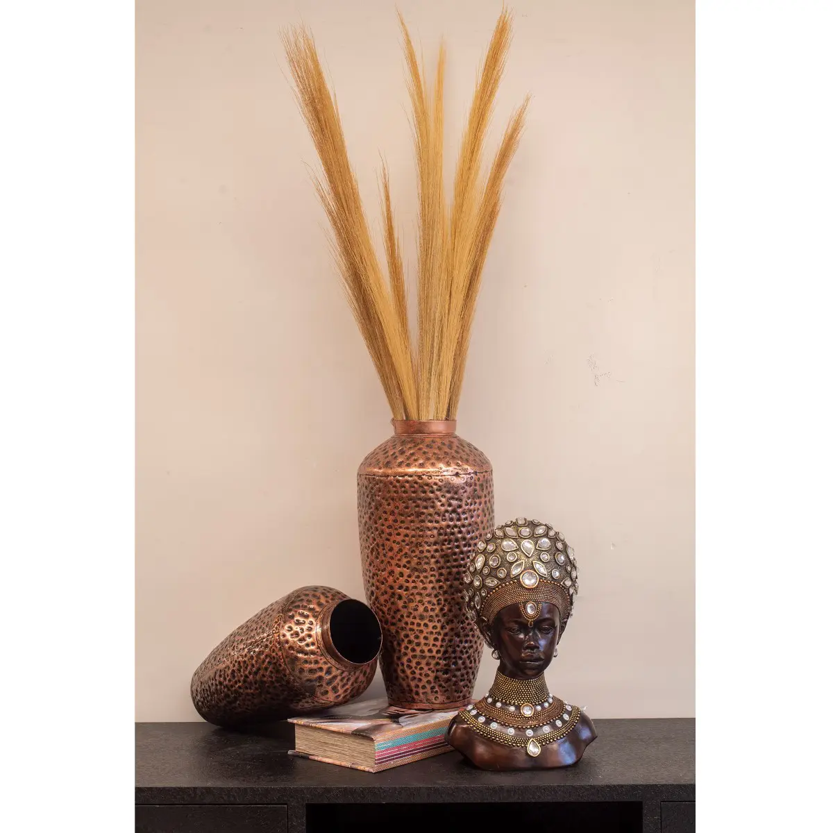 Busto africano de resina detalle